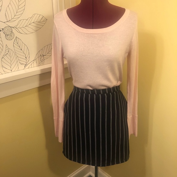 F21 | Navy Striped Mini Skirt - Picture 3 of 7